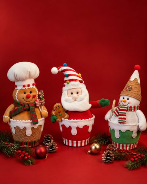 Cadoul pentru copii Christmas Friend cu jucărie de pluș de Crăciun, cană din ceramică, șosete de Crăciun, cacao și dulciuri